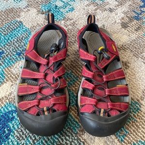 Women's Keen waterproof sneaker sandal